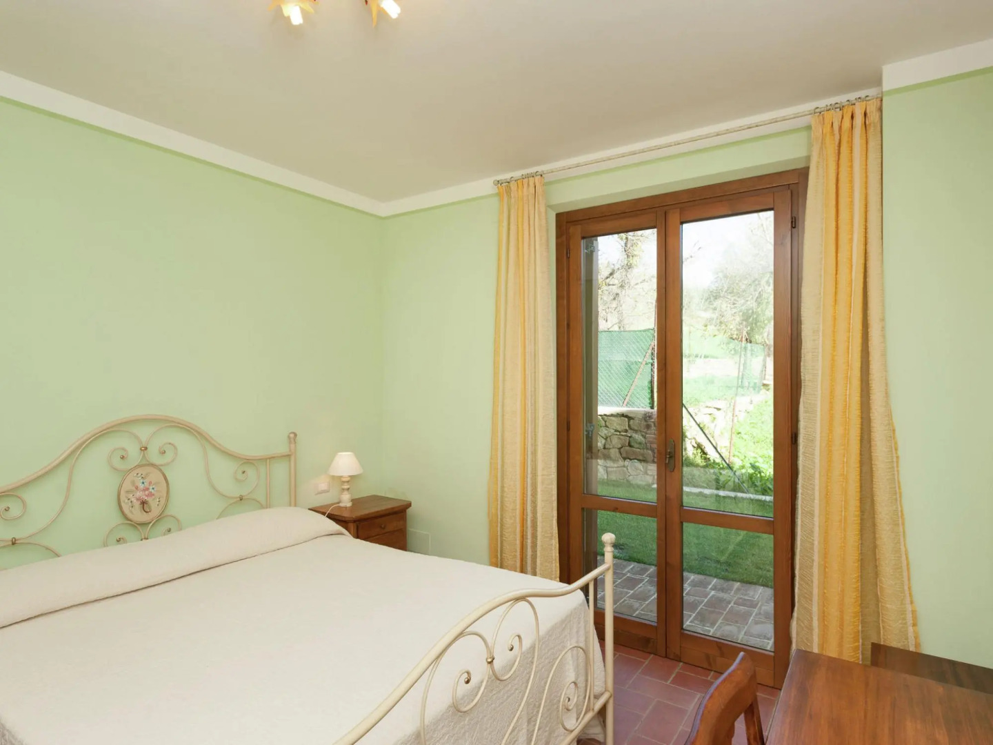 Apartment in Monte del Lago Near Lake Trasimeno