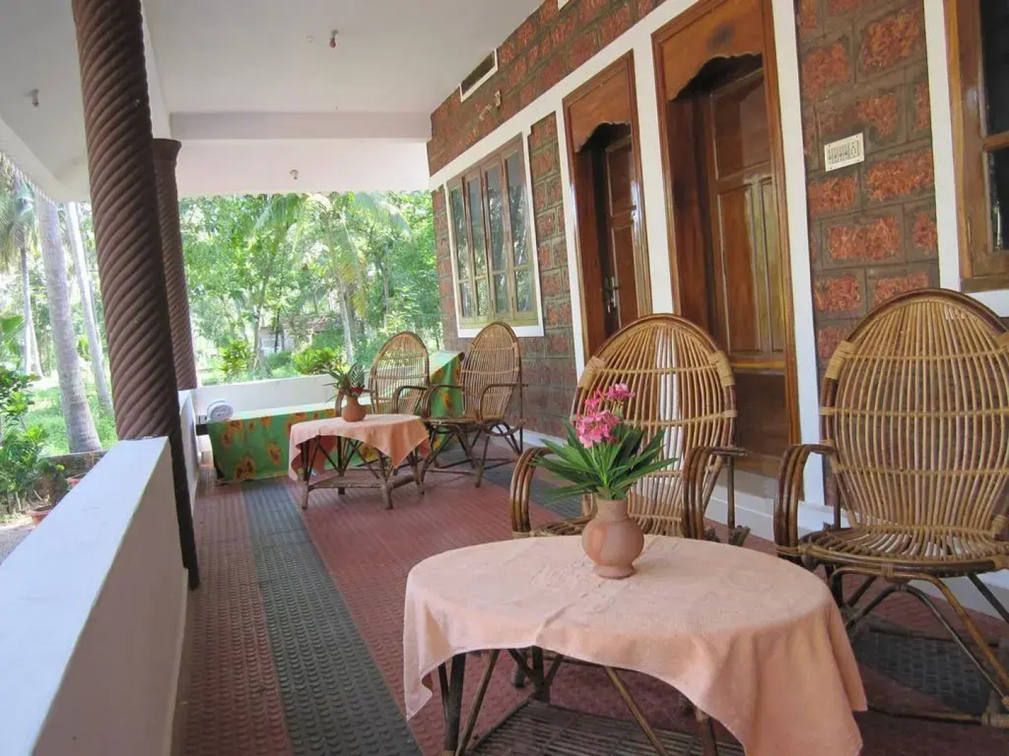 M R Beach & Cottages