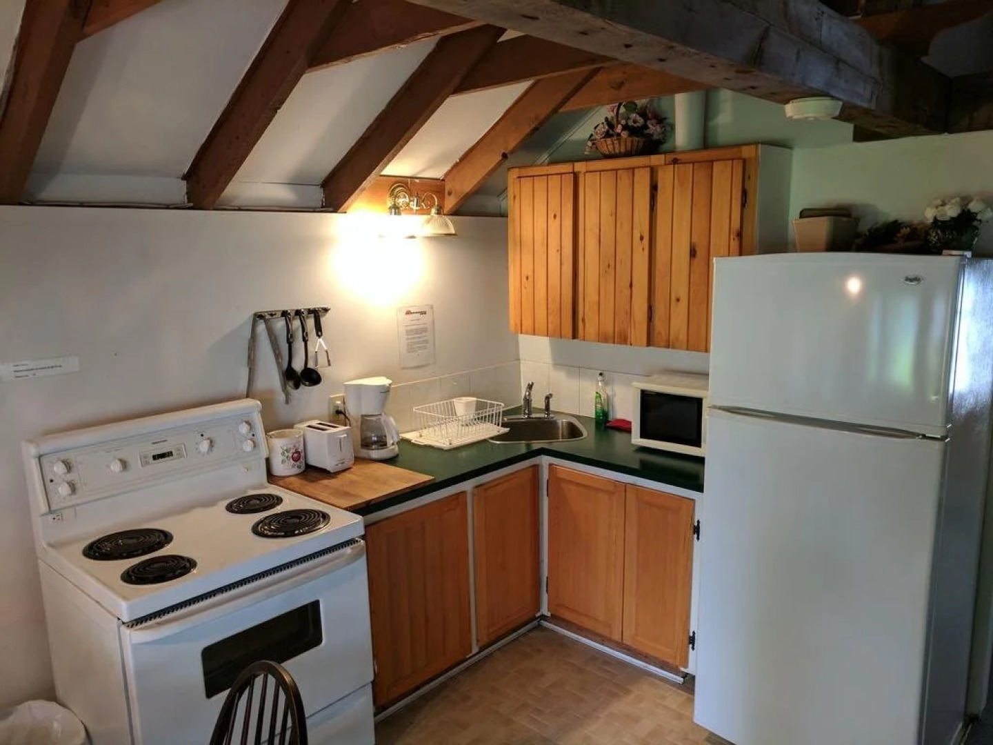 Algonquin Lakeside Inn