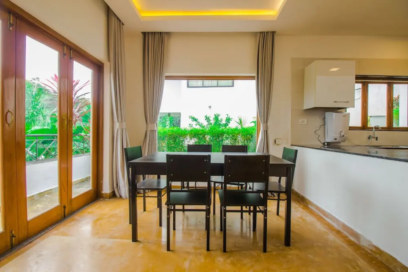 OYO 17402 Home Pool View 4BHK Villa Britona