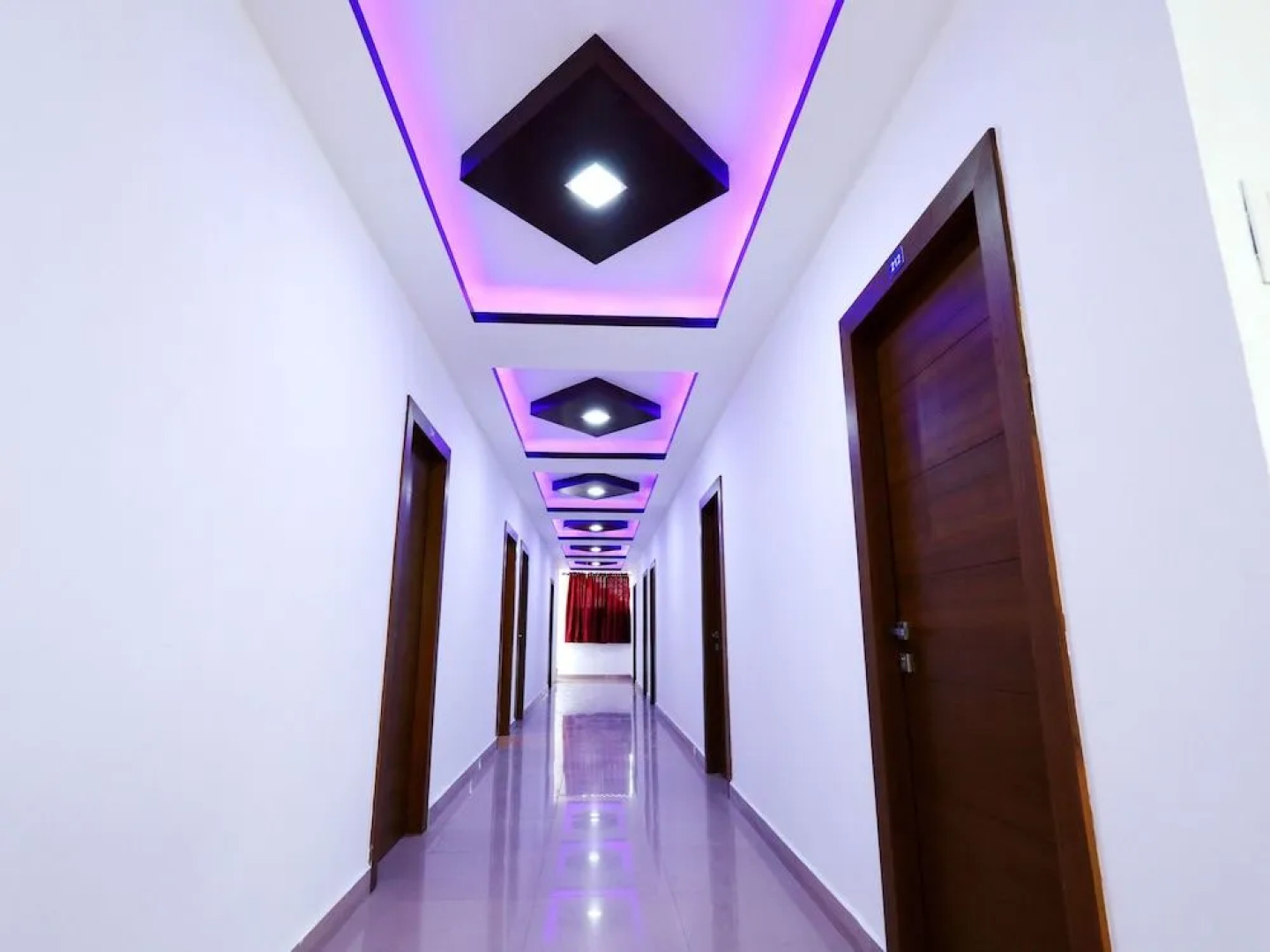 OYO 8964 Malabar Plaza Hotel