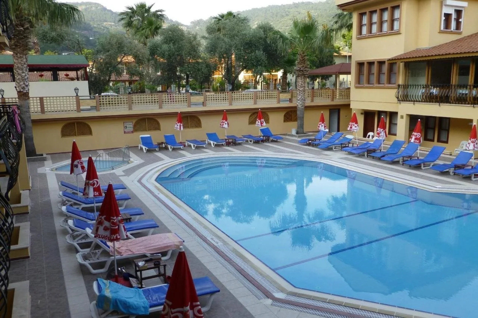 Belcehan Beach Hotel