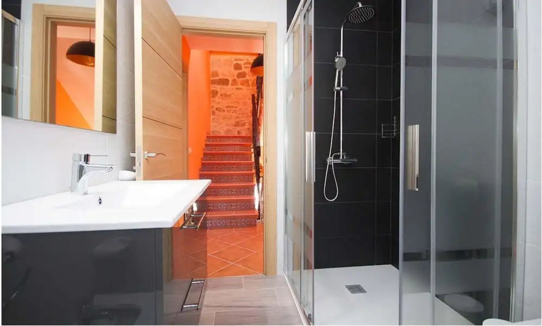 House - 4 Bedrooms with WiFi - 107751