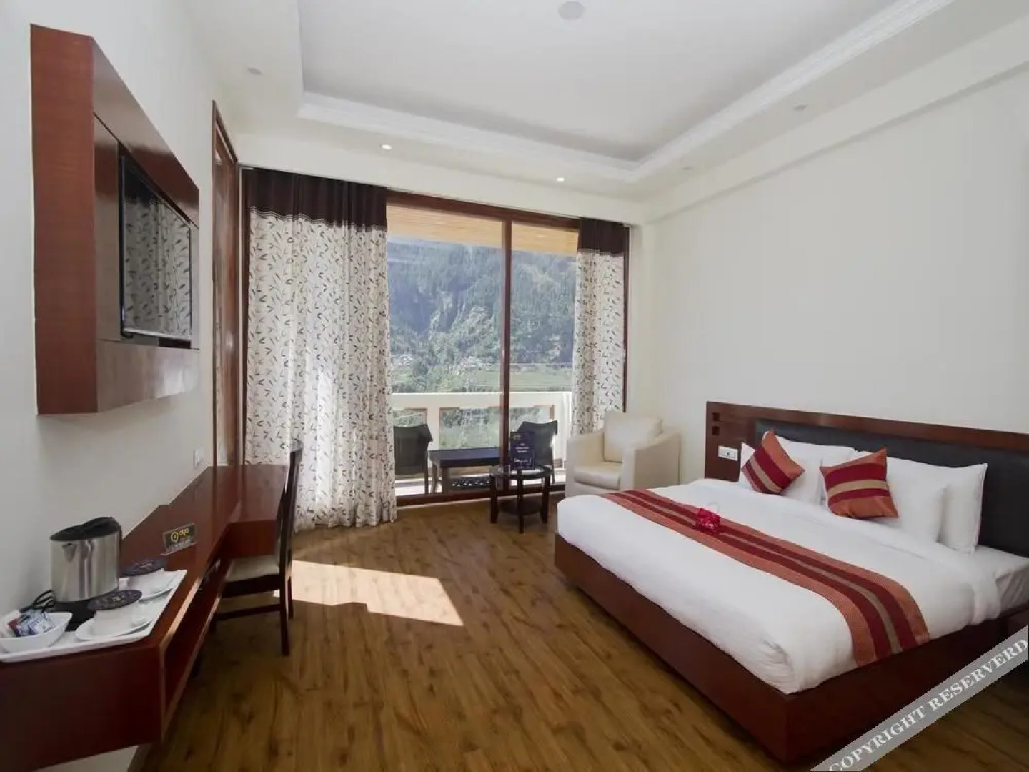 OYO Premium Jagatsukh Valley