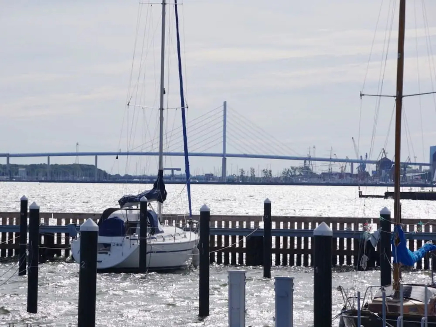 Houseboat Liliput Comfortable Holiday Residence