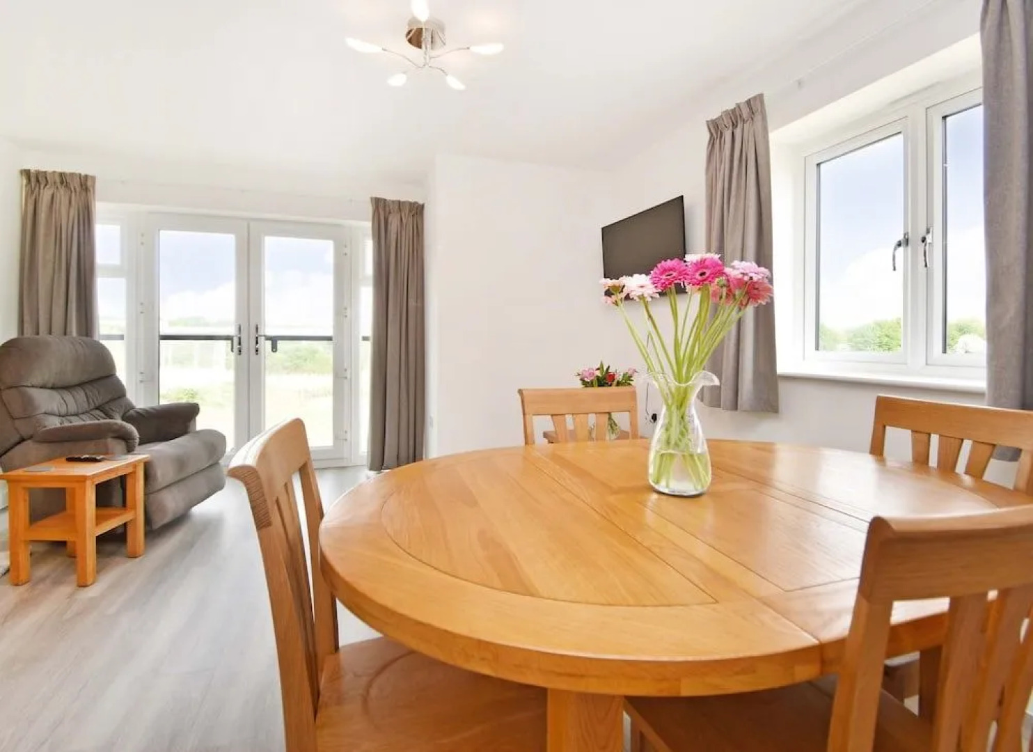 Ebbsfleet International Apartment