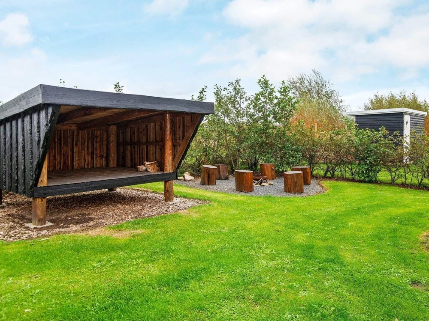 Quaint Holiday Home in Hemmet Jutland With Indoor Whirlpool