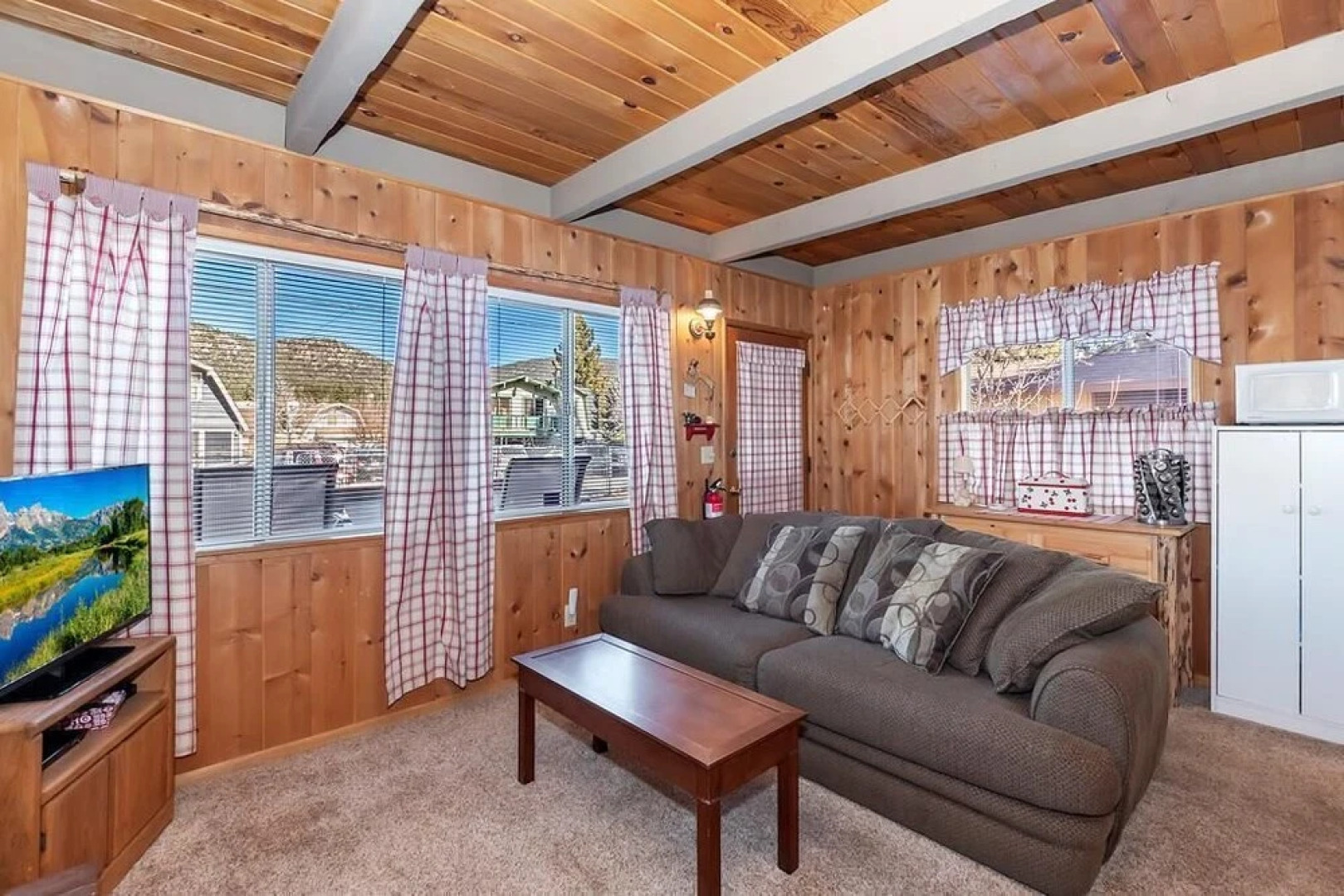 044 - Lazy Bear Chalet