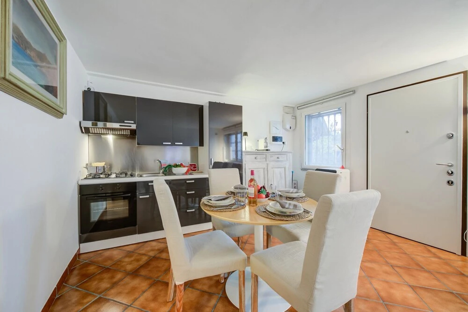 Red Door Apartment Private Terrace