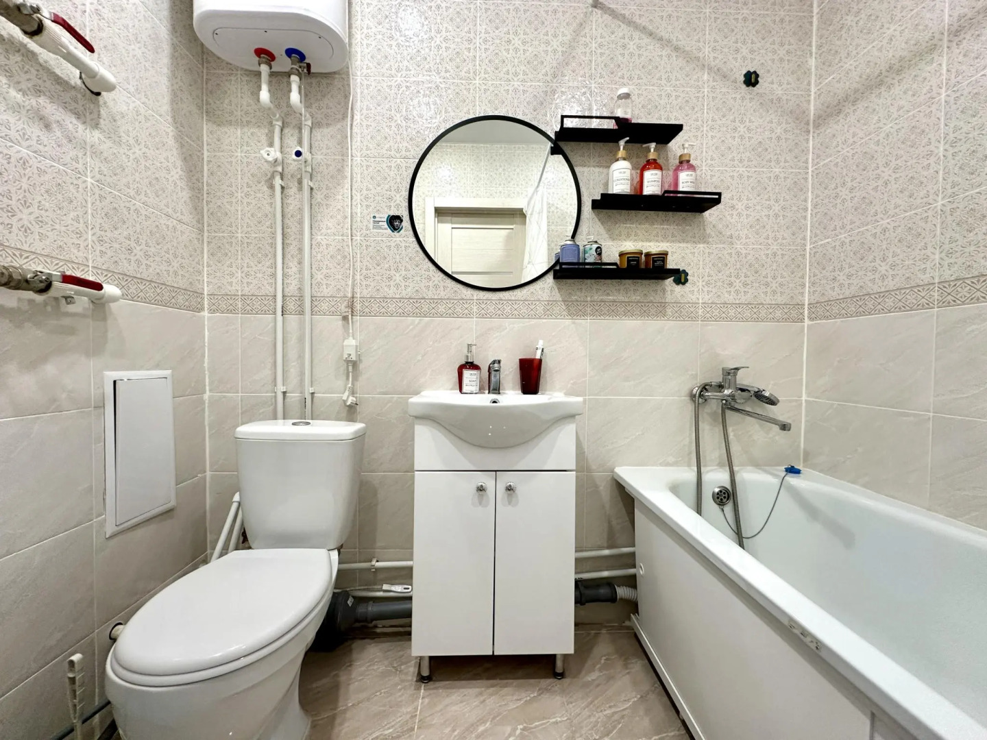 Compass (Компасс) в 15-м микрорайоне 42