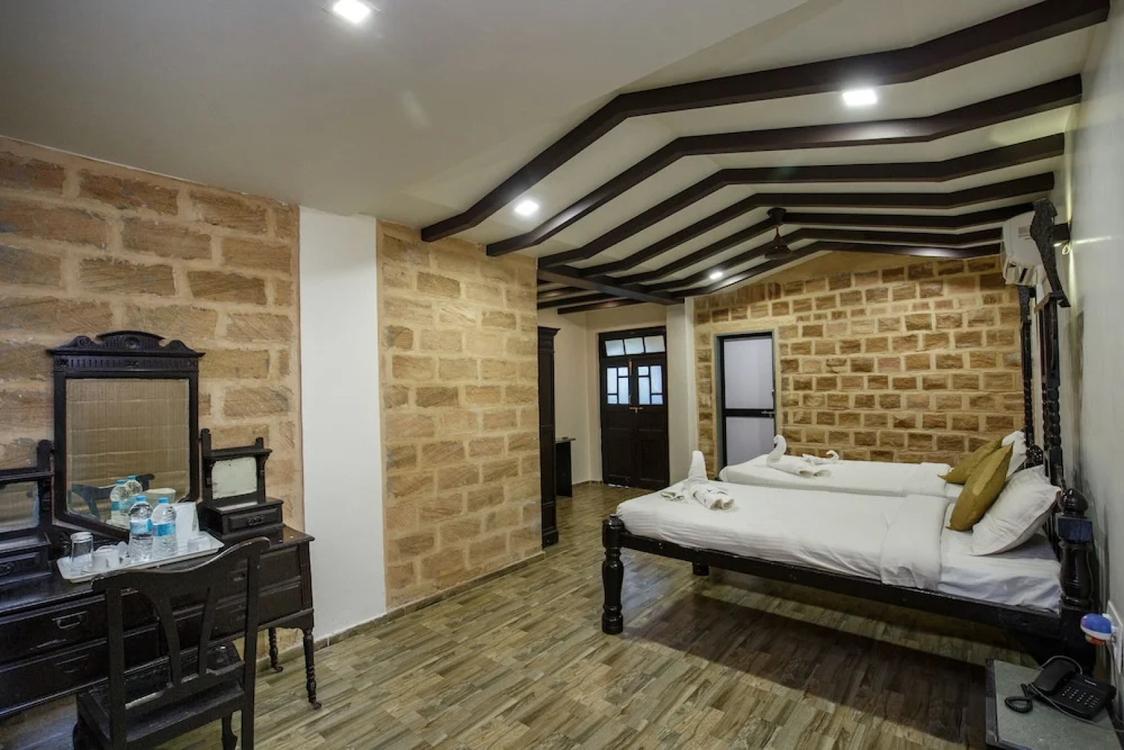 Gir Lions Paw Resort With Swimming Pool