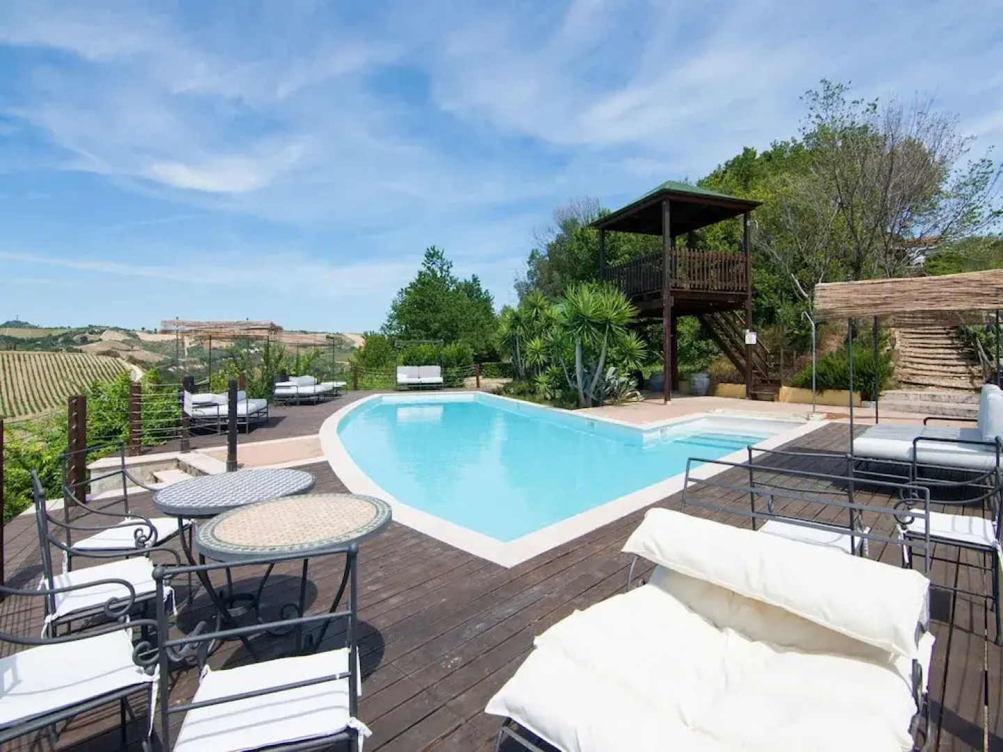 Charming Apartment in Ascoli Piceno Near Village