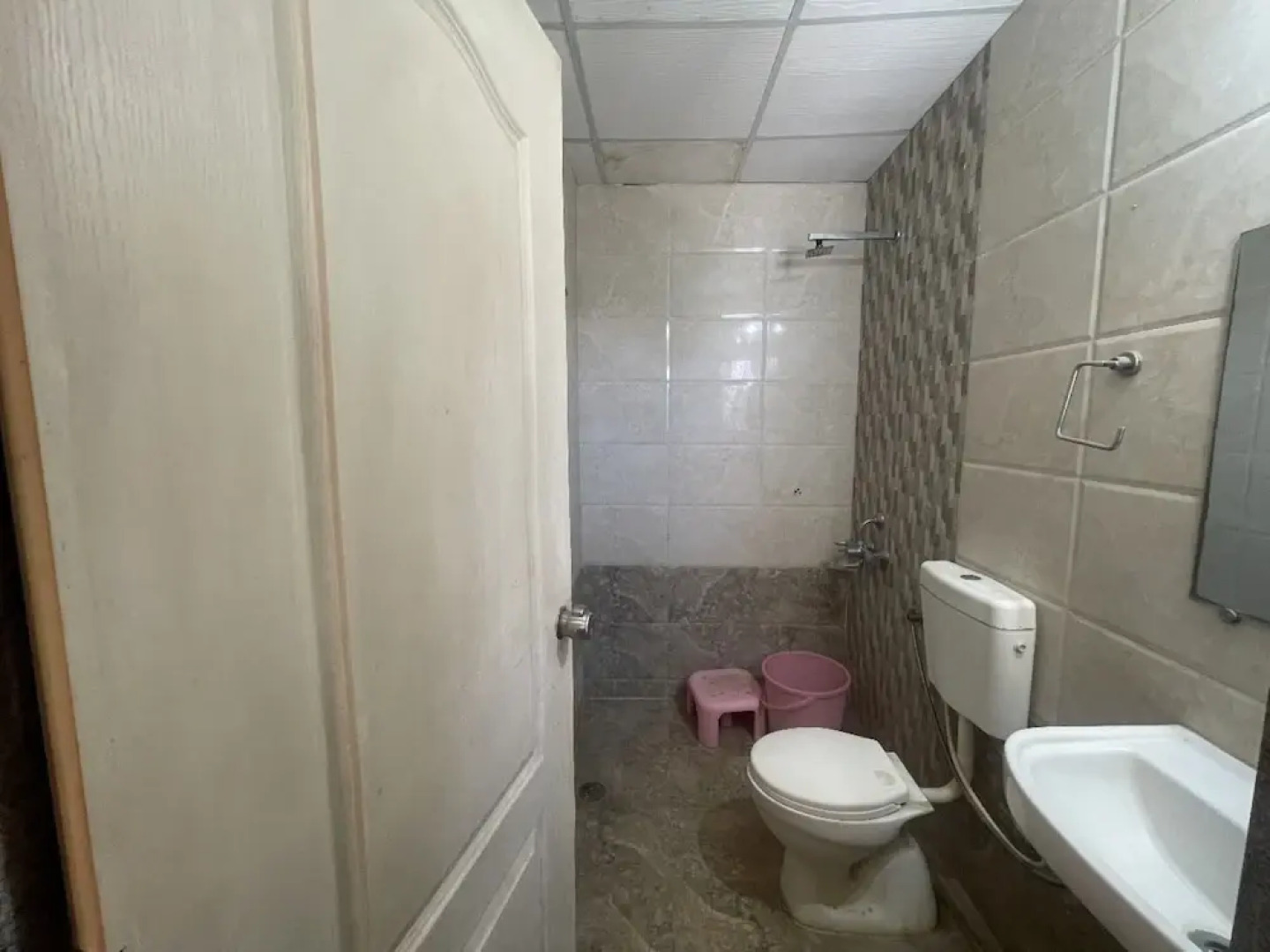 Goroomgo Narayan Executive Gujrat