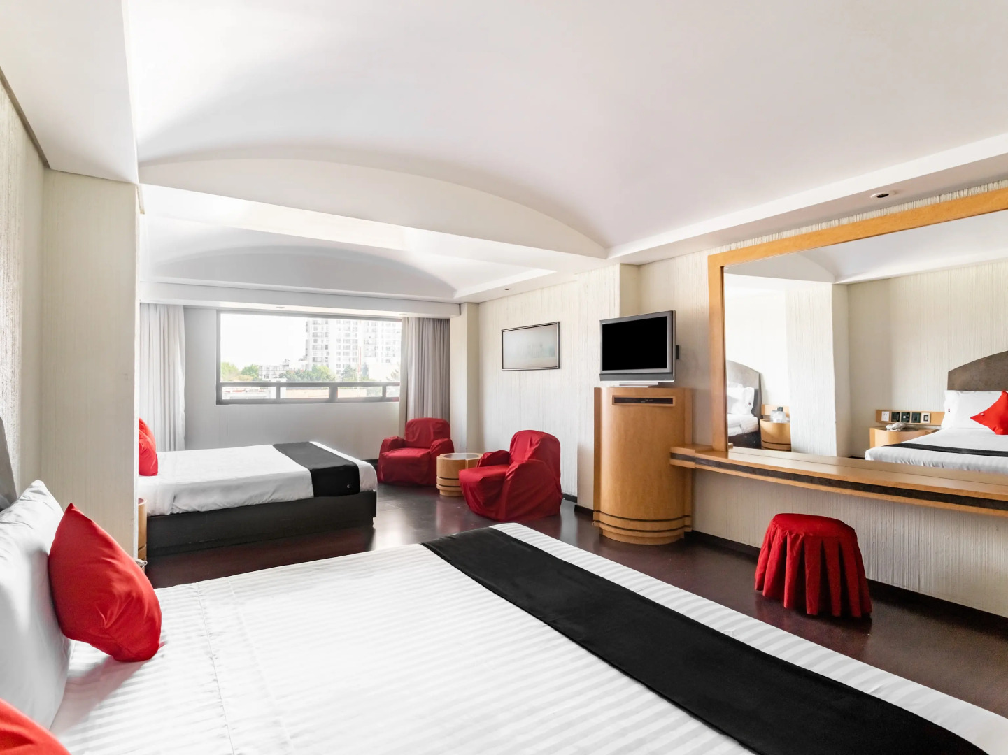 Capital O Andrade, Mexico City