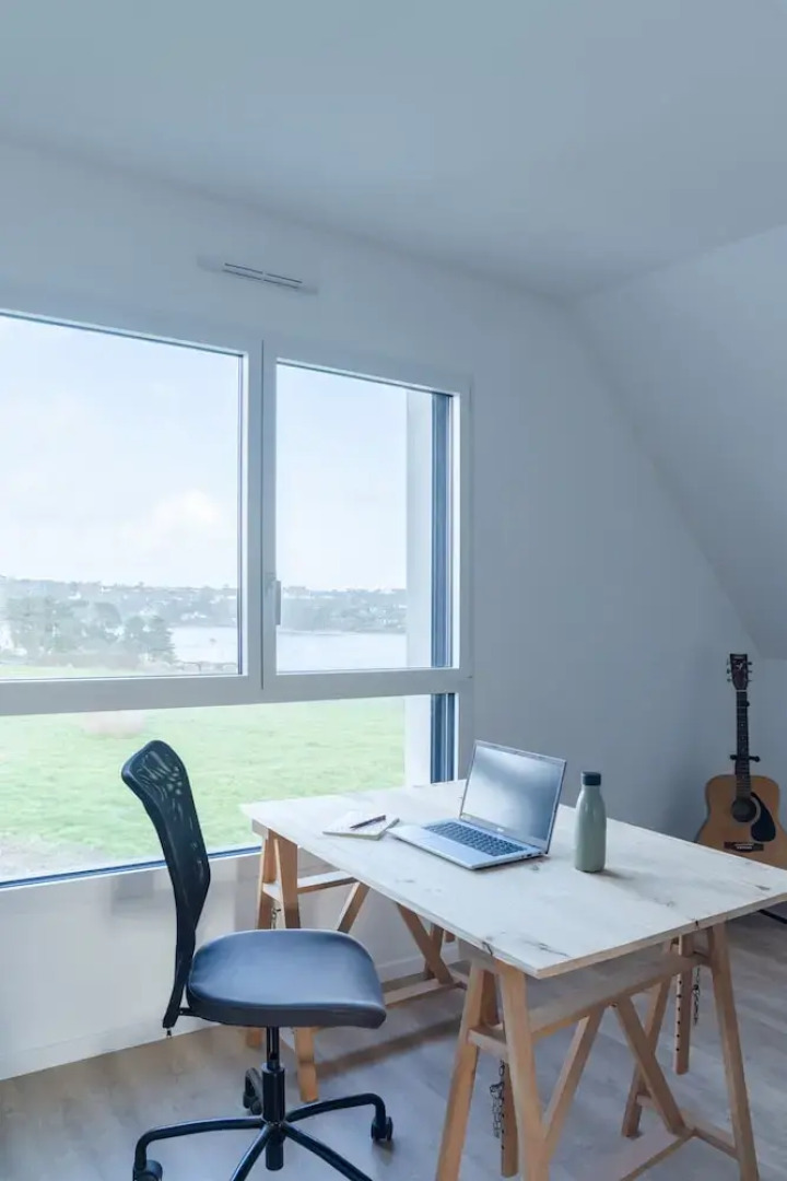 Pretty new House With Small sea View