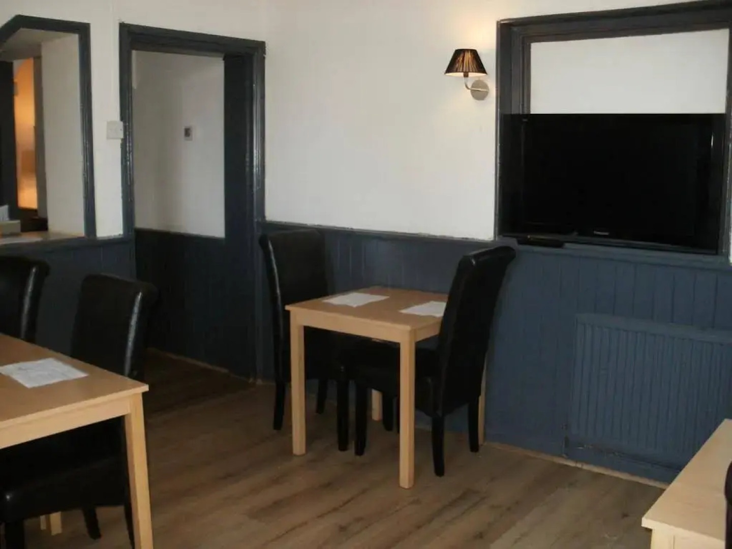 The Crown Inn - By Blunt Bars