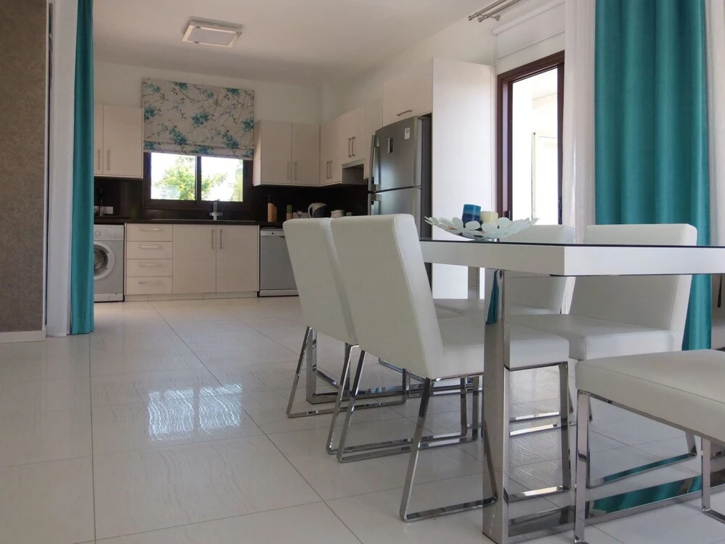 Villa Grecian 1 Platinum