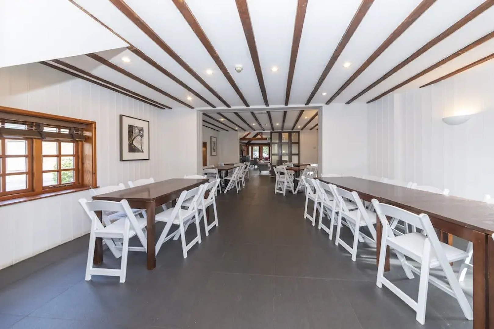 Charming 20-bed Self Contained Dwelling in Hook