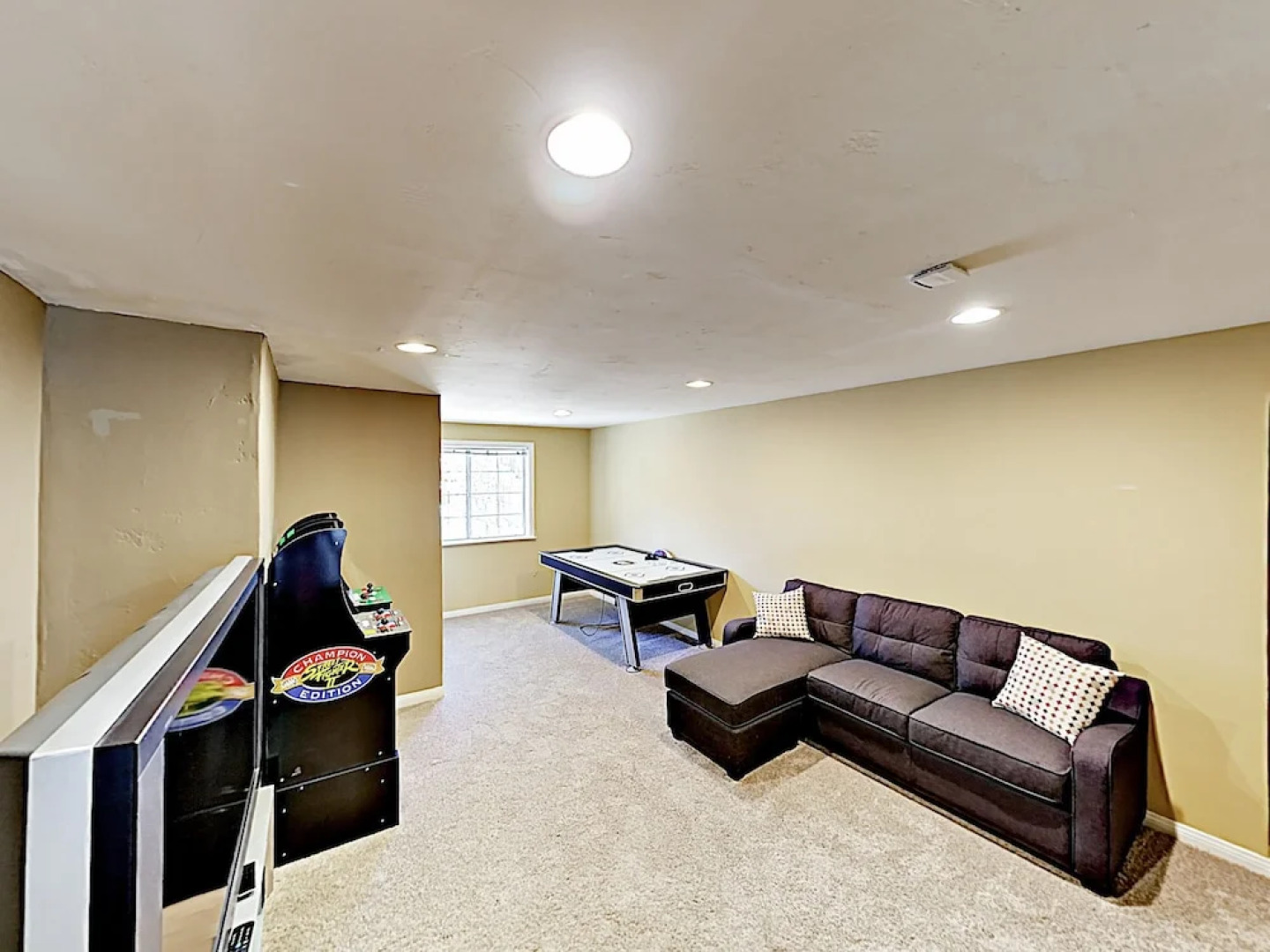 New Listing! "evergreen Escape" - Decks & Game Room 5 Bedroom Home