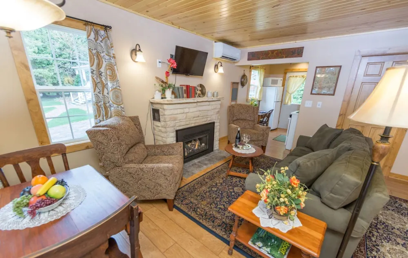 Thorp House Inn & Cottages