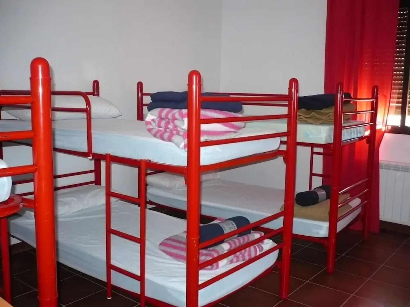 Albergue Serranilla - Hostel