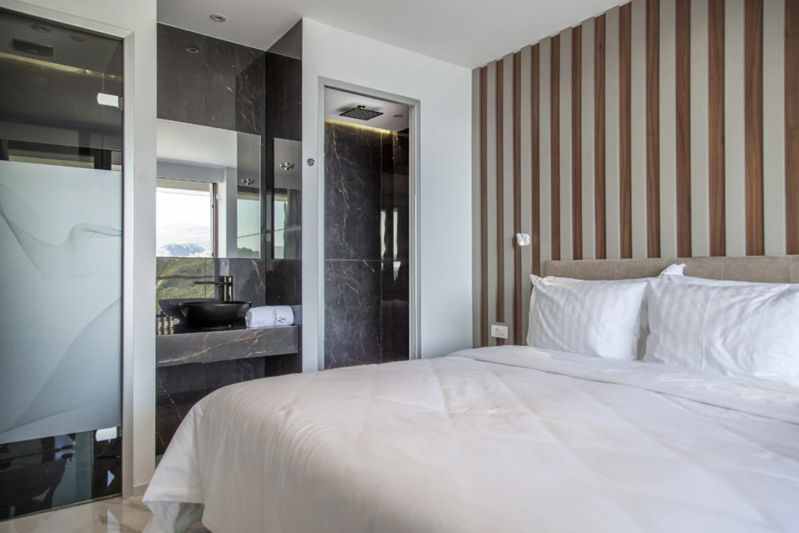 Zavia Pente in Syvota