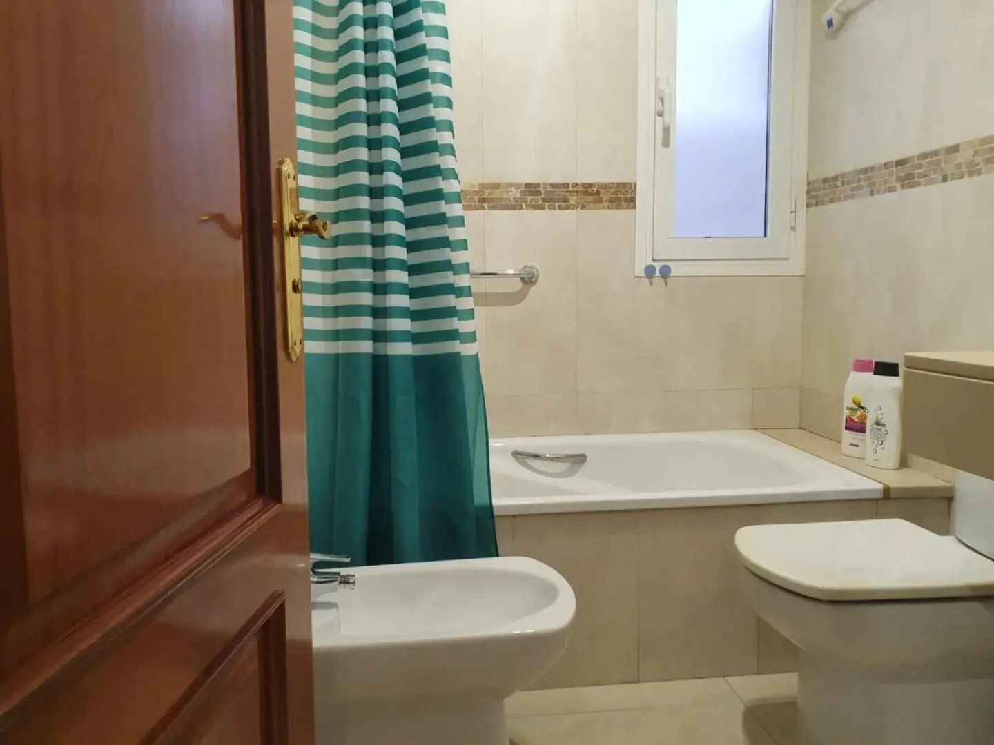 Vv Hoony Mugler wifi free private parking aire acondiciony