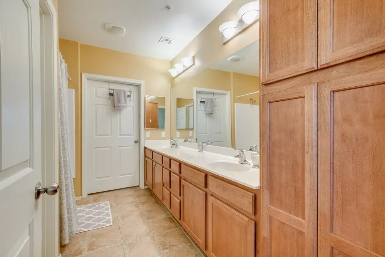 Ground Floor Condo Steps Away From Pool & Spa!! 2 Bedroom Condo by RedAwning