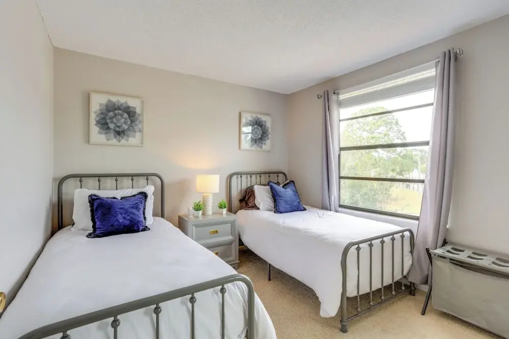 5 Mi to Beach: Jupiter Townhome w/ Pool Access