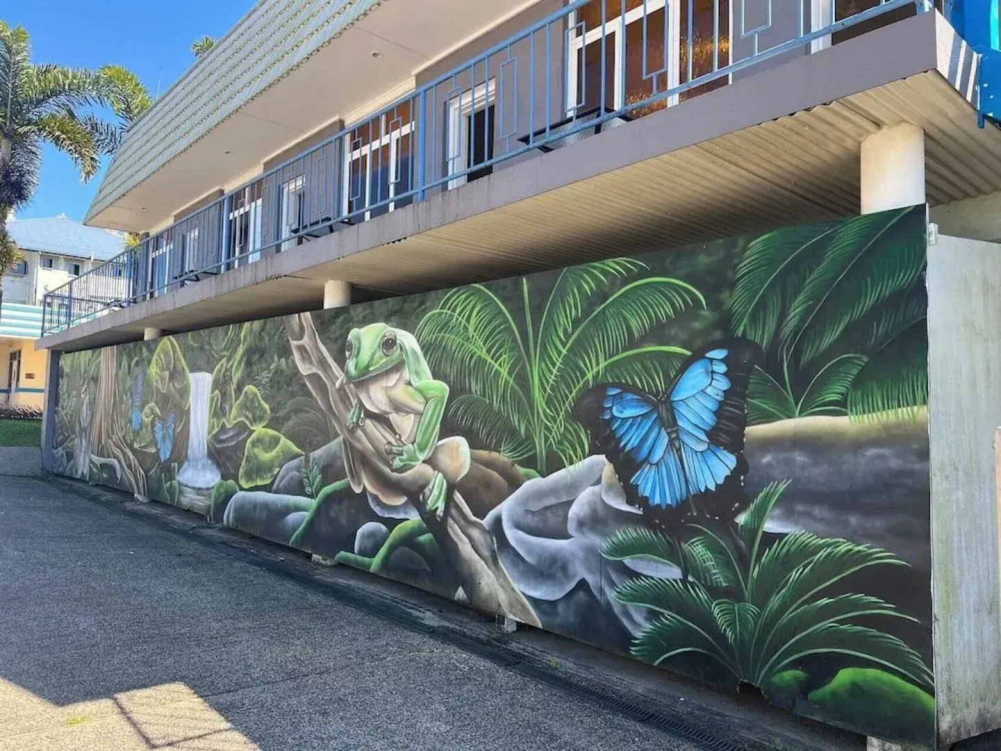 Innisfail Riverfront Motel