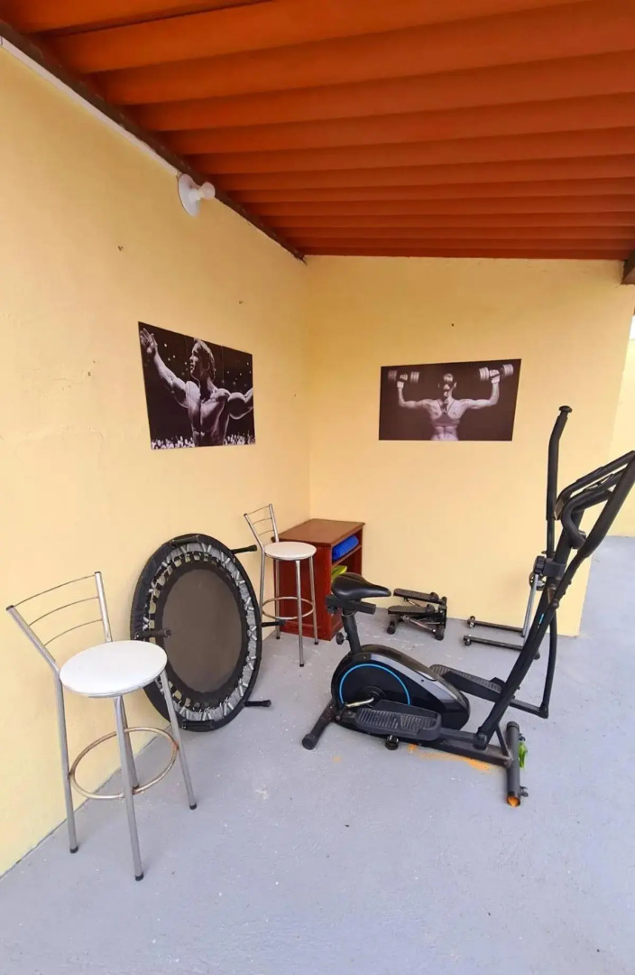 Casa em Condomínio com Piscina Privativa