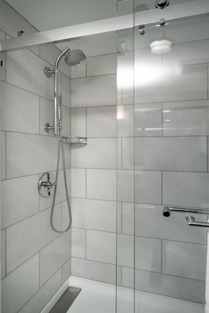 Delta Hotels by Marriott Huntington Mall