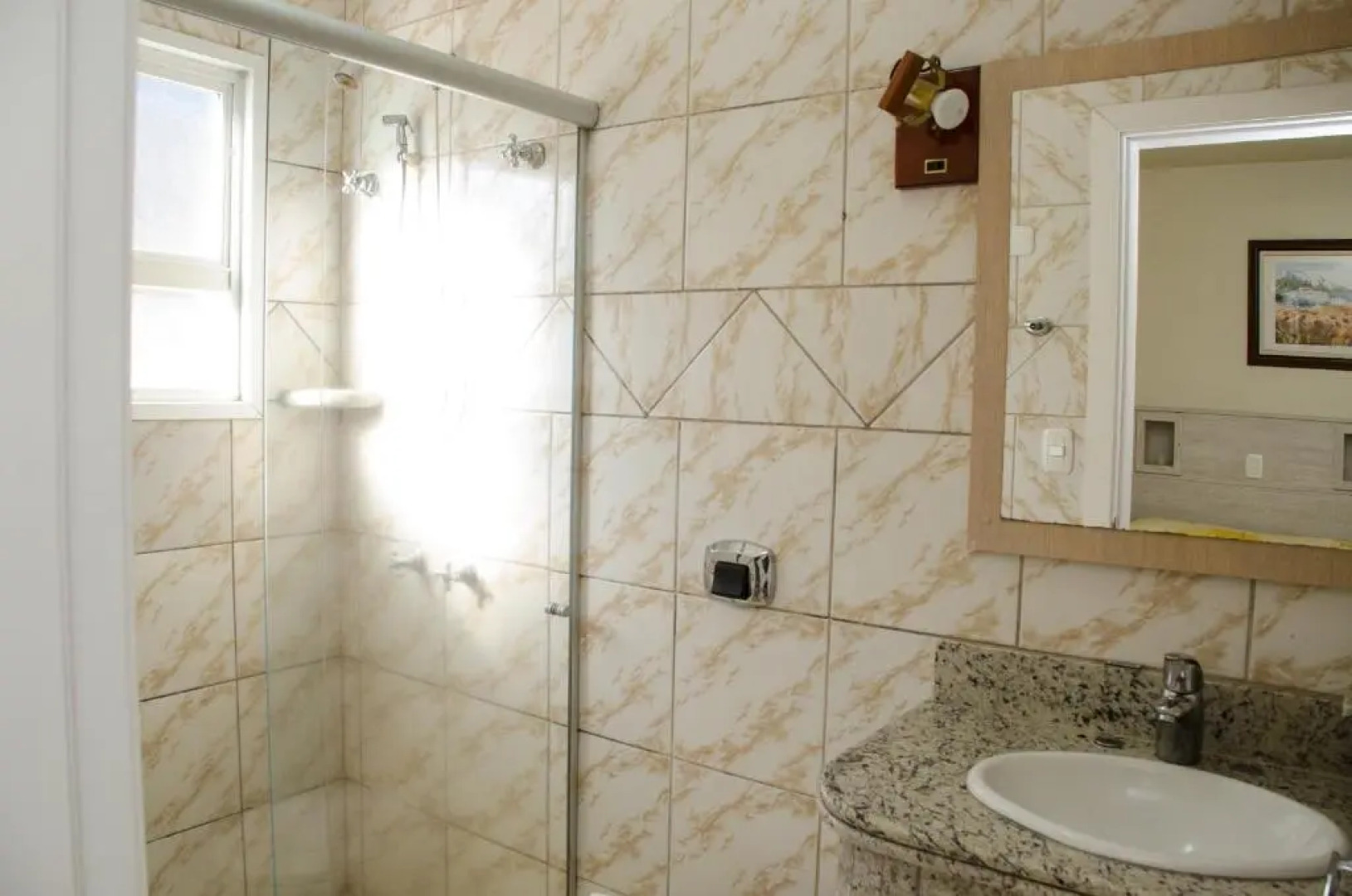 Dona Adélia Hotel e Restaurante