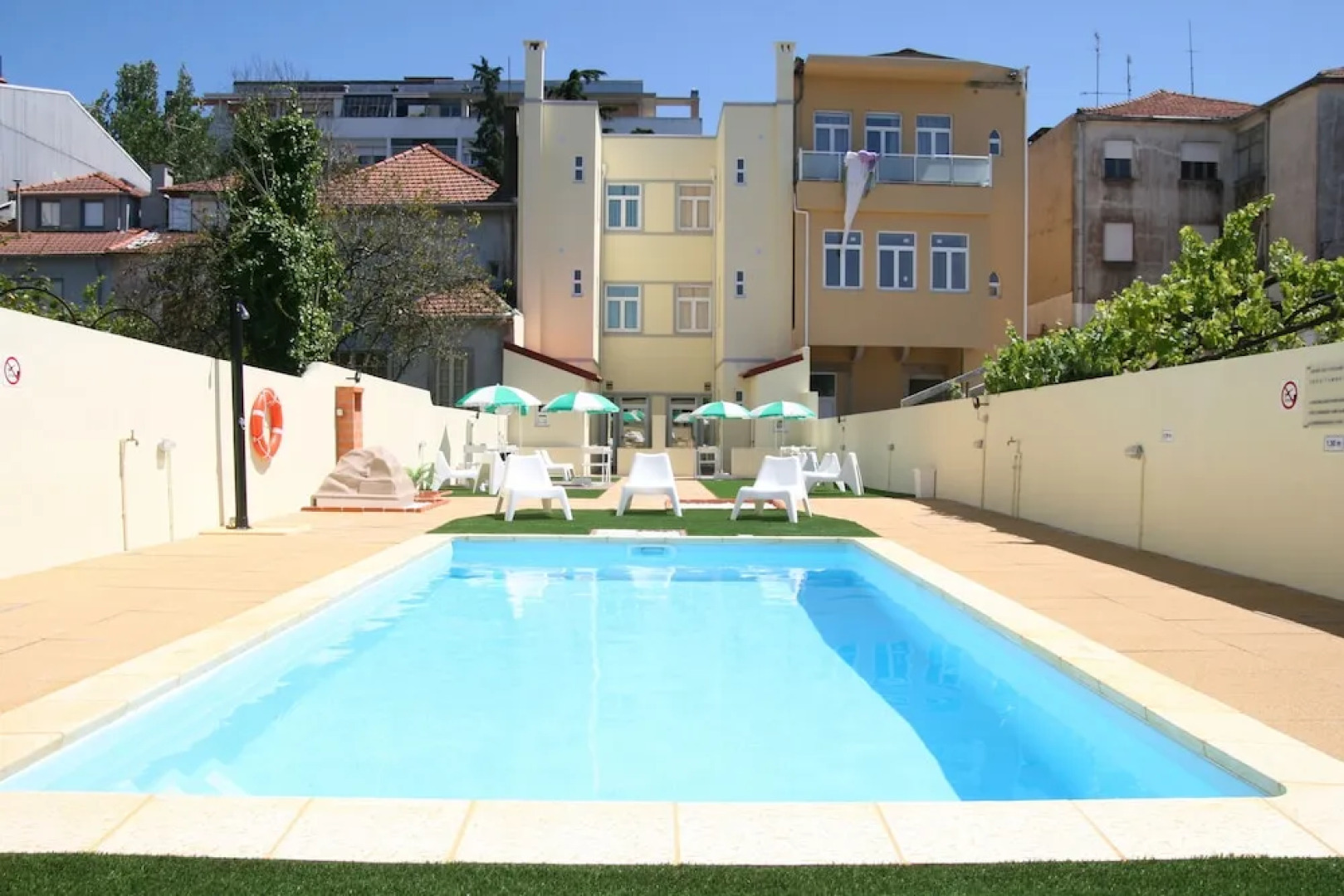 733 Costa Cabral Metro Residence