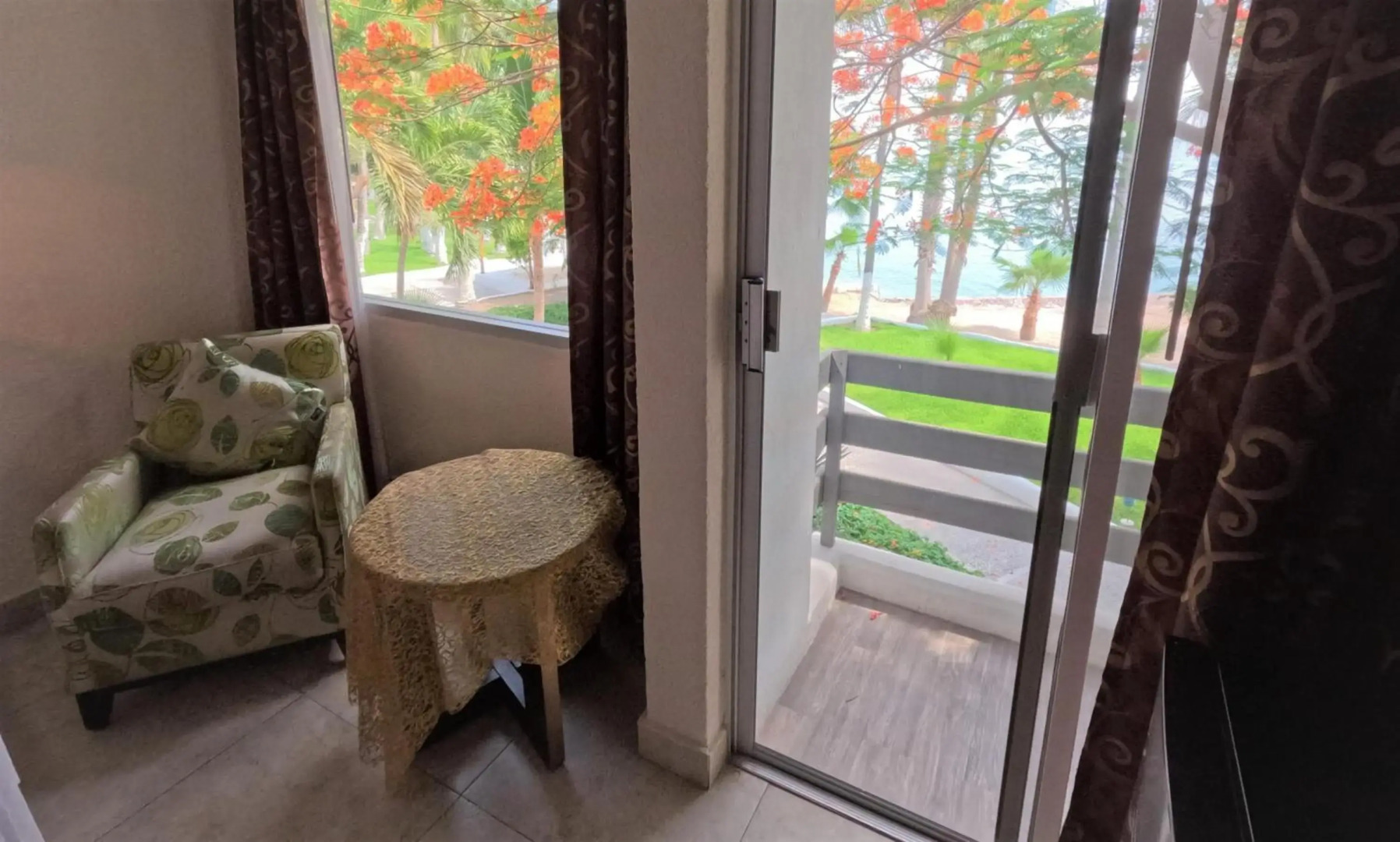 La Concha Beach Hotel & Club