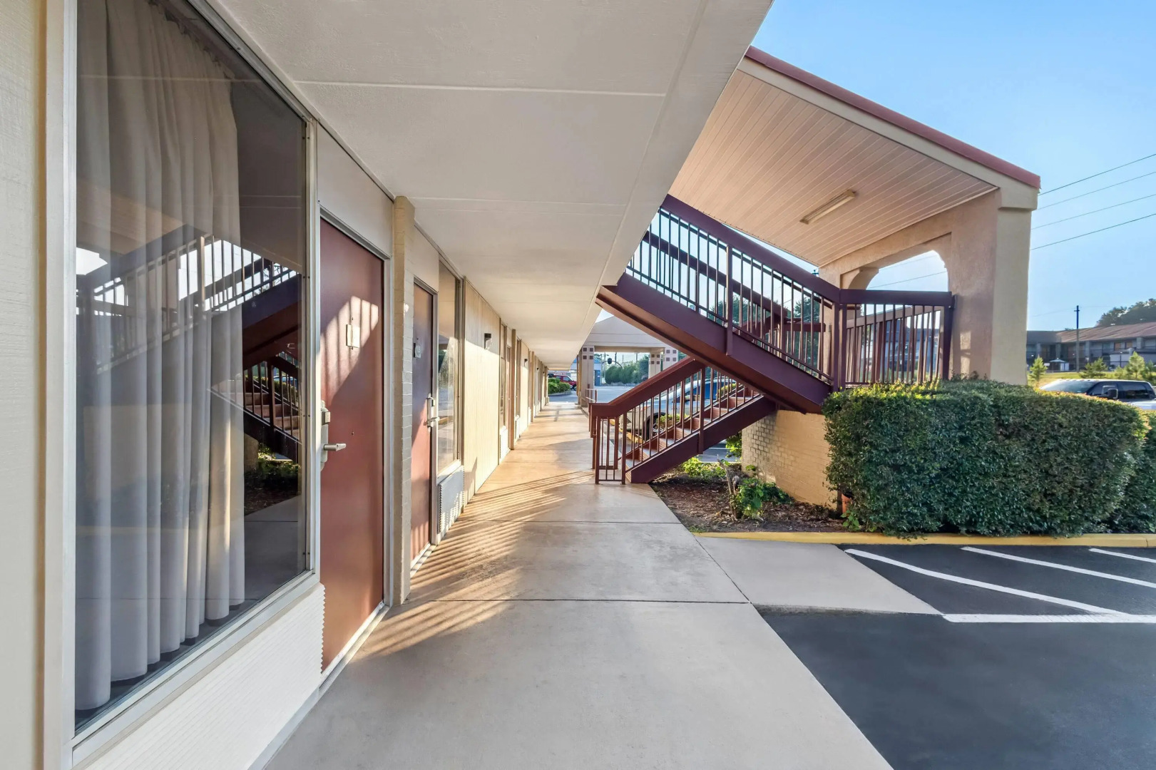 Super 8 by Wyndham Commerce