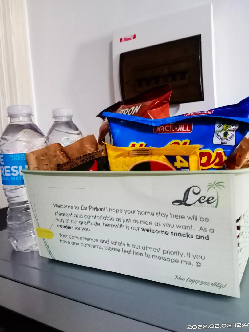 Relaxing 1-Bedroom Condo Unit (by Lee Portum)