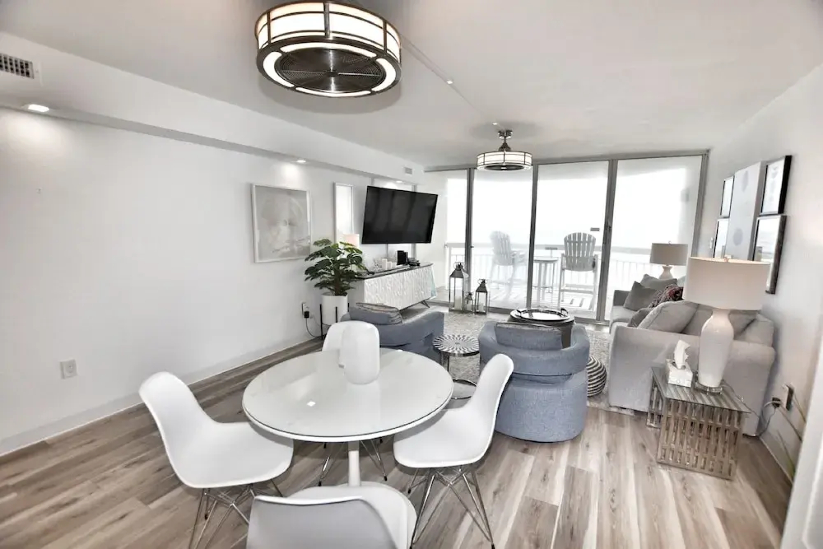 0607 Waters Edge Resort 1 Bedroom Condo by Redawning