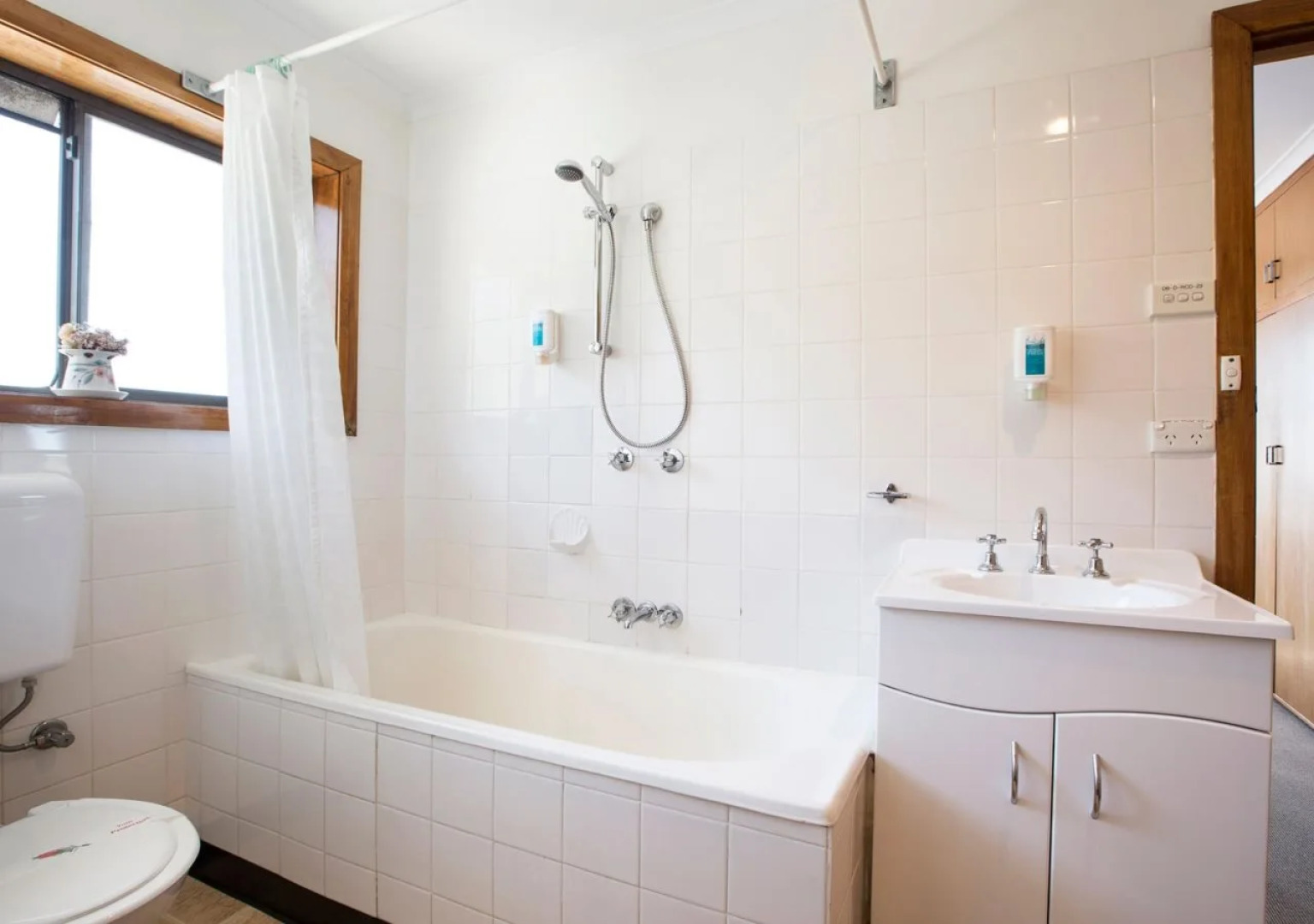 Nightcap at Riverside Hotel