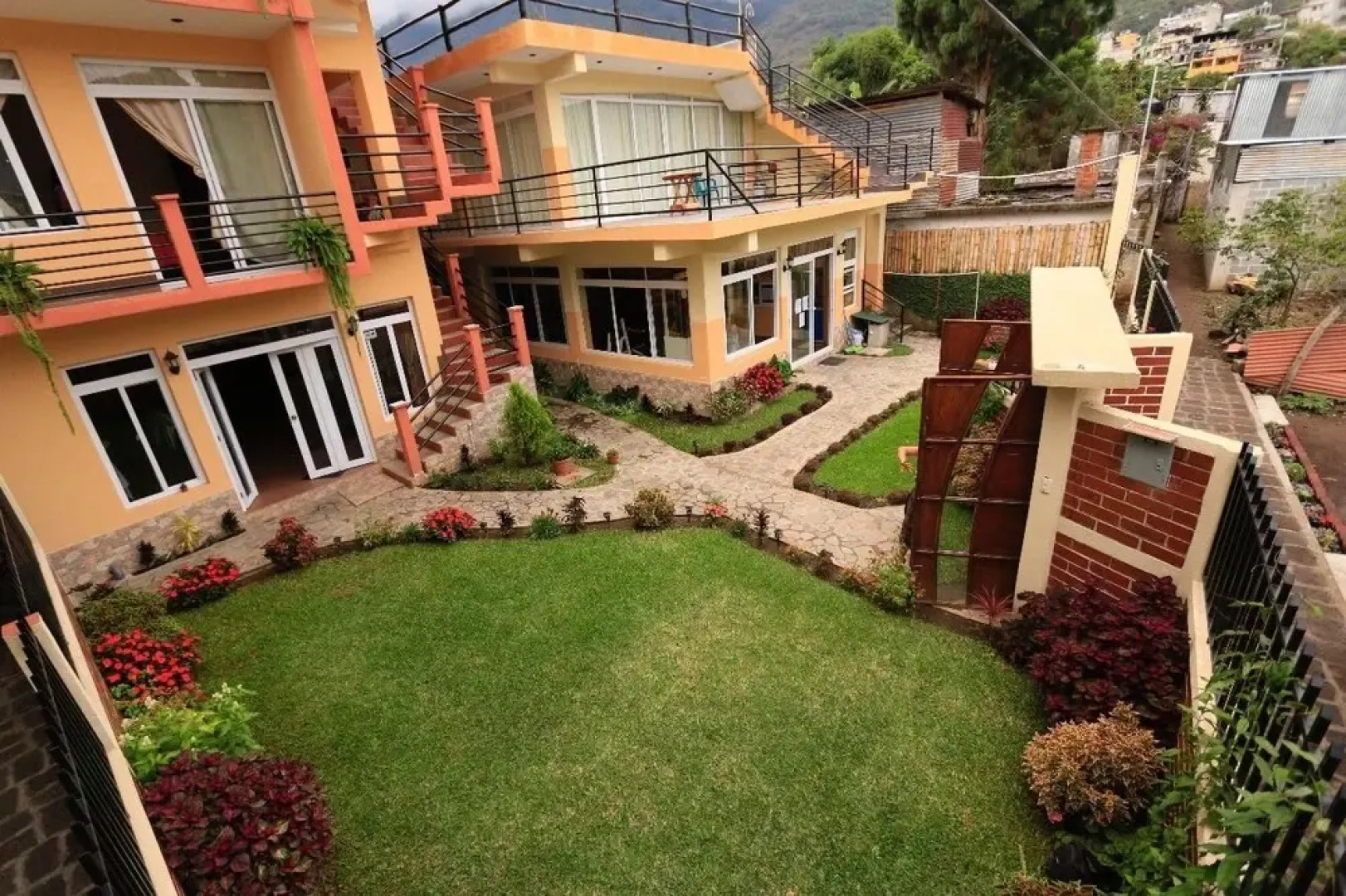 El Delfin Hotel y Restaurante