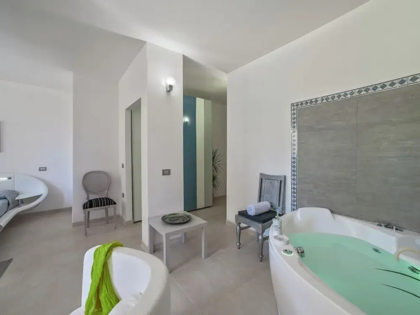 Plush Villa Apartment in Tavullia with Hot Tub