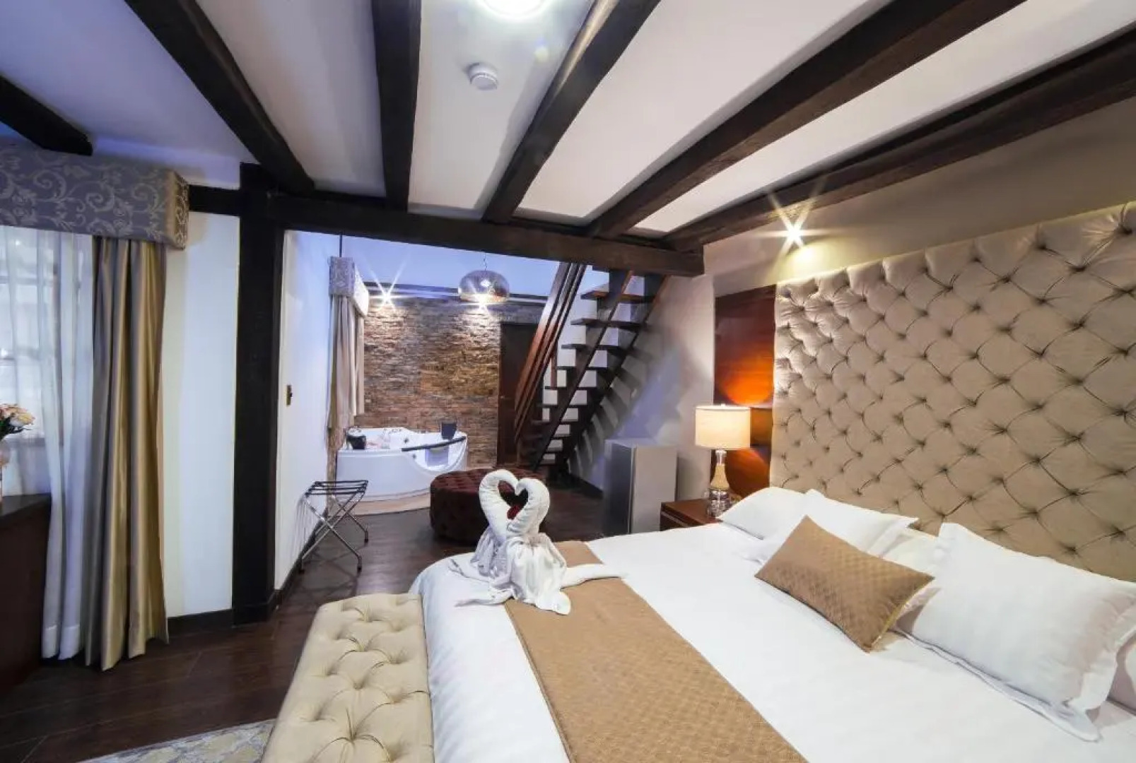 Felicia Hotel & Suites