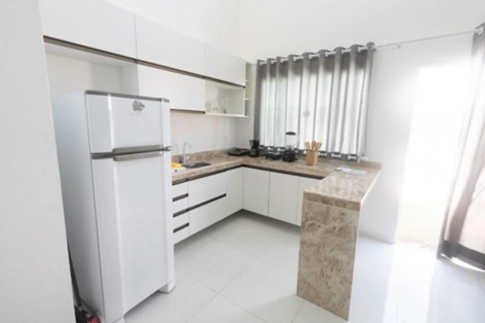 Chal com Mezanino 400m do mar e Jardim Privativo