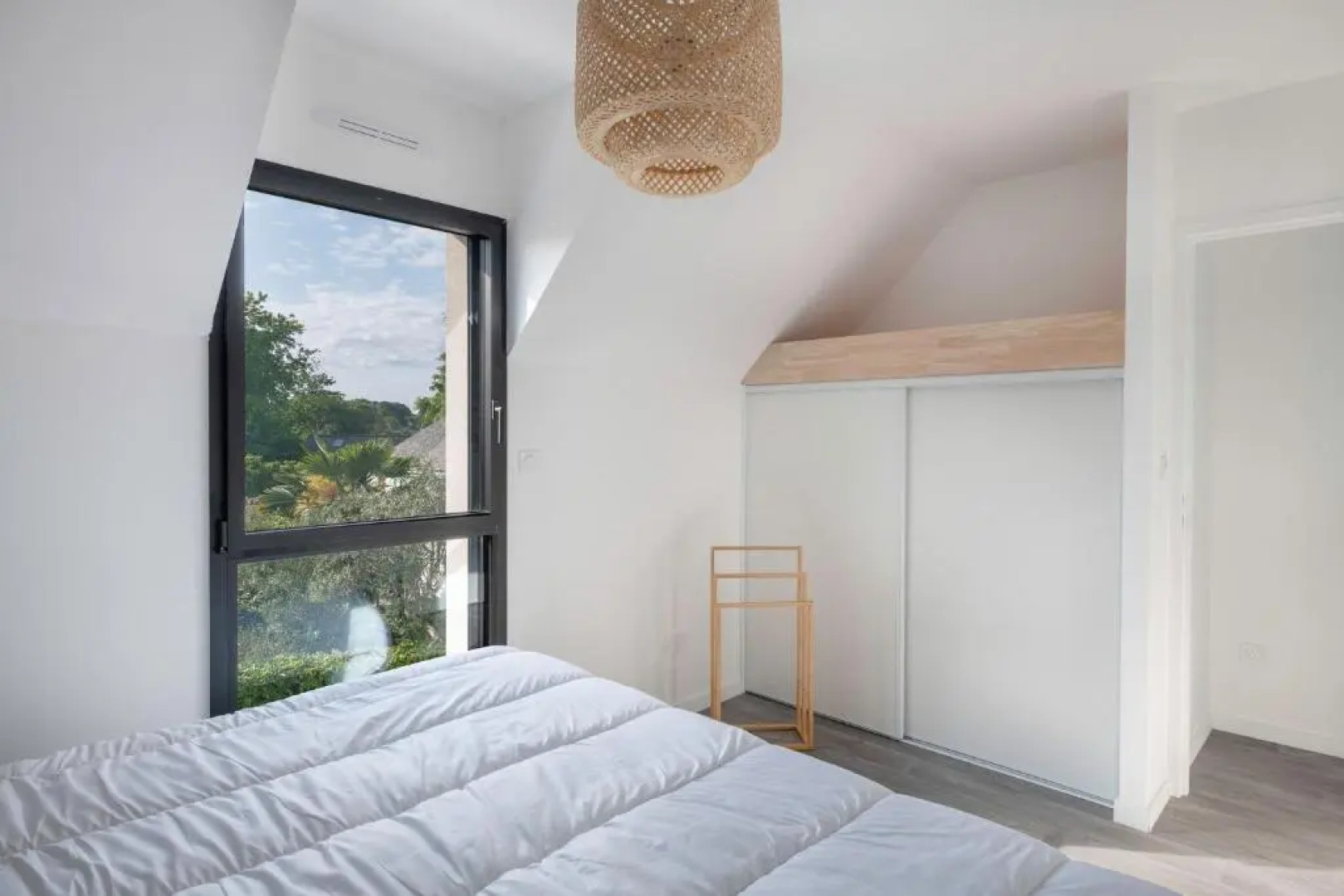 Maison moderne avec piscine et jacuzzi pour 15 personnes !