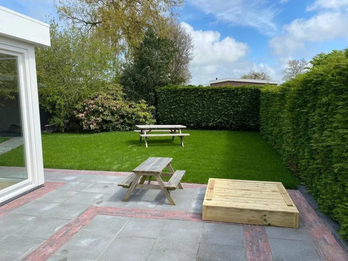 Bungalow With Sauna and Pool in Quiet Location