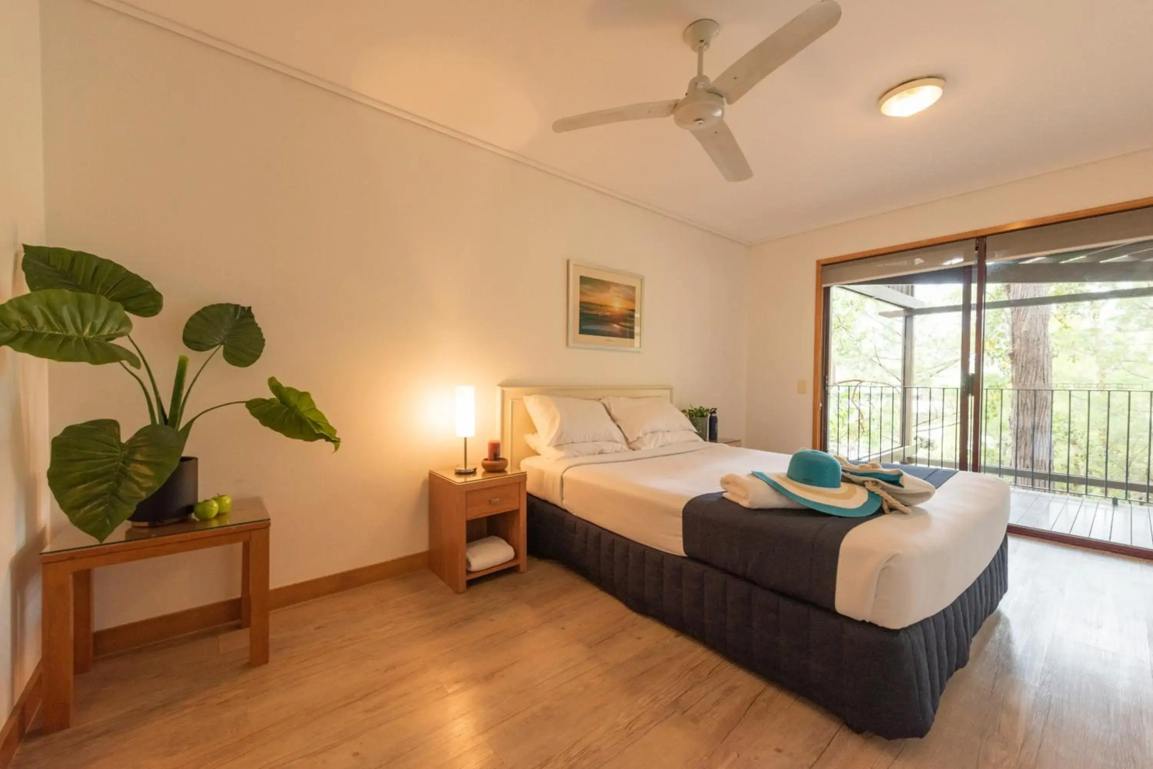 Kingfisher Bay Resort