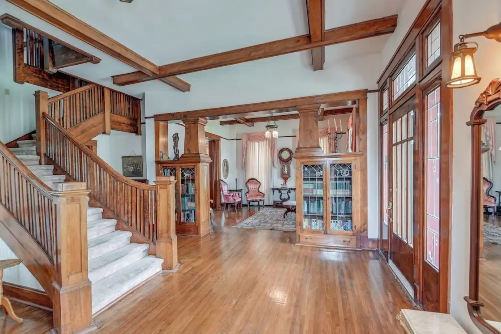 Walk to Lawrenceburg Square: Home for Large Groups