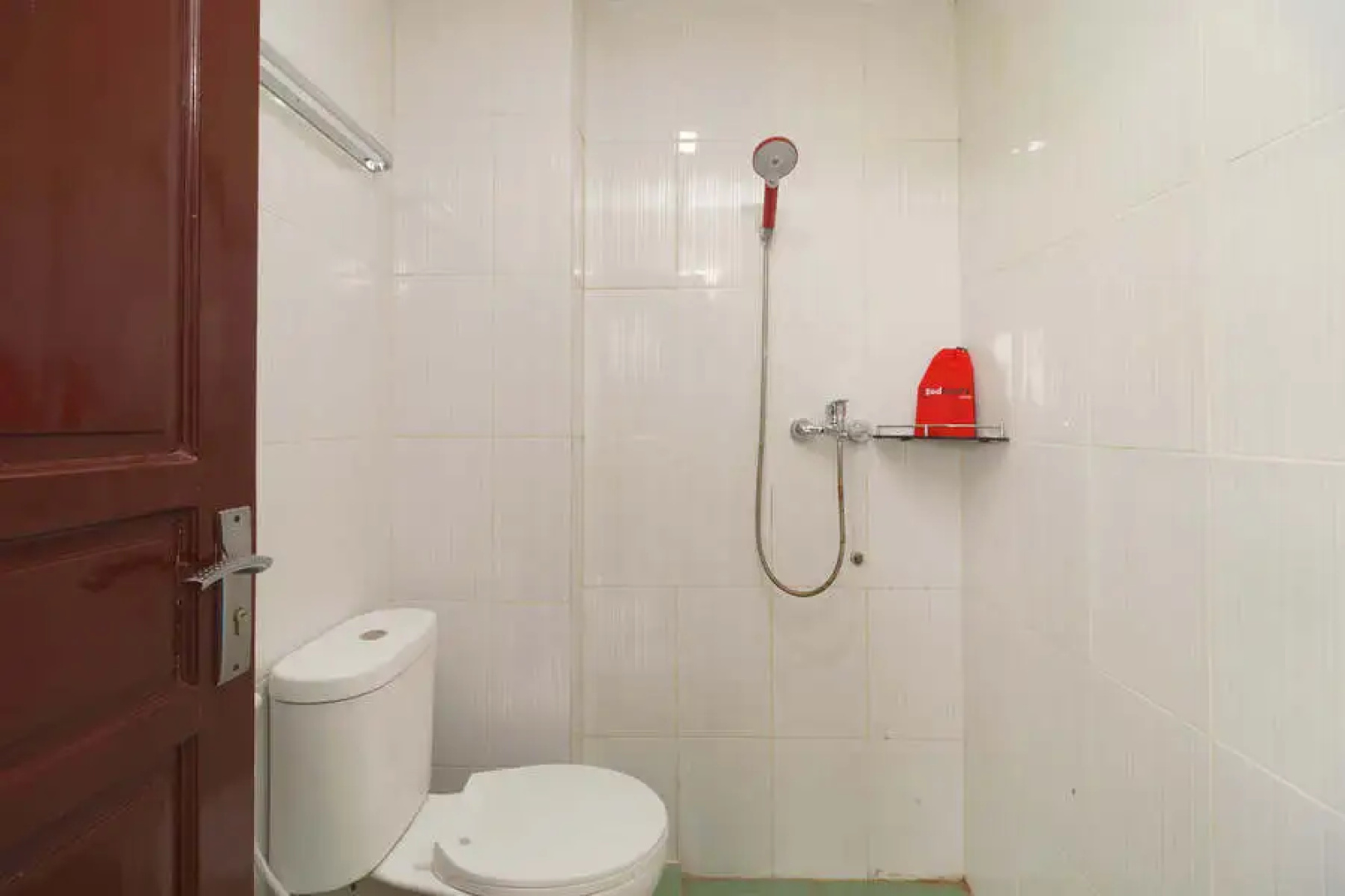 RedDoorz Plus near Kualanamu International Airport 2