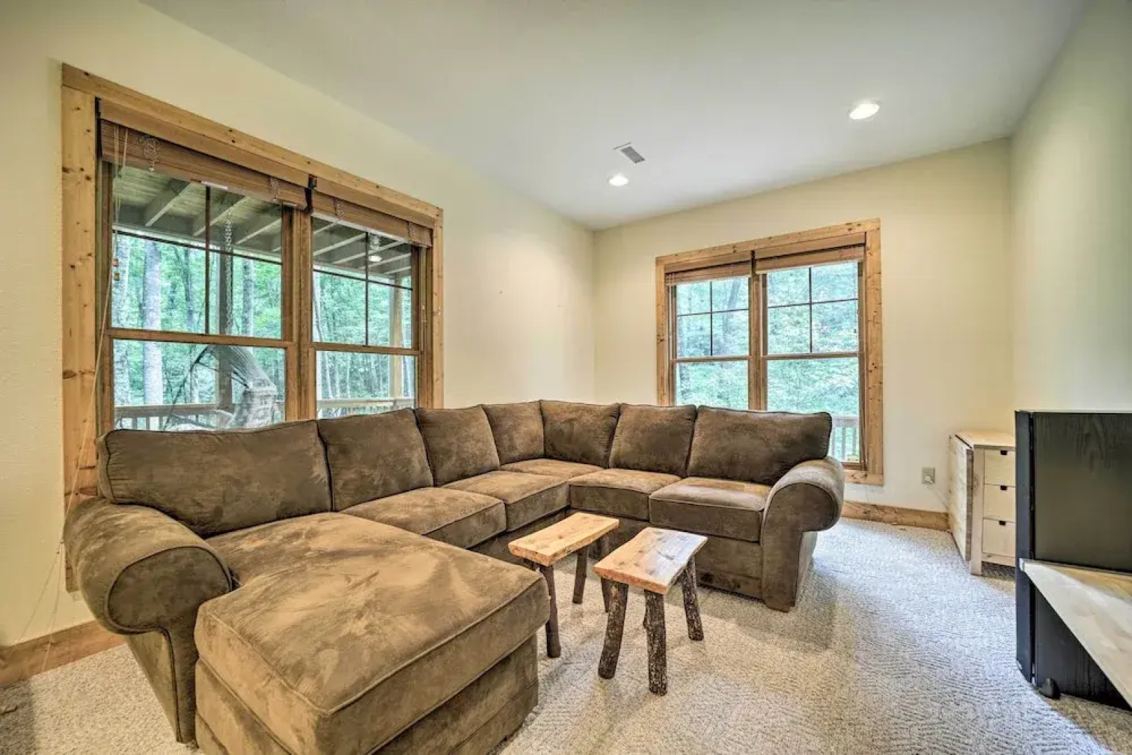 Secluded Sapphire Chalet w/ Game Room + Decks