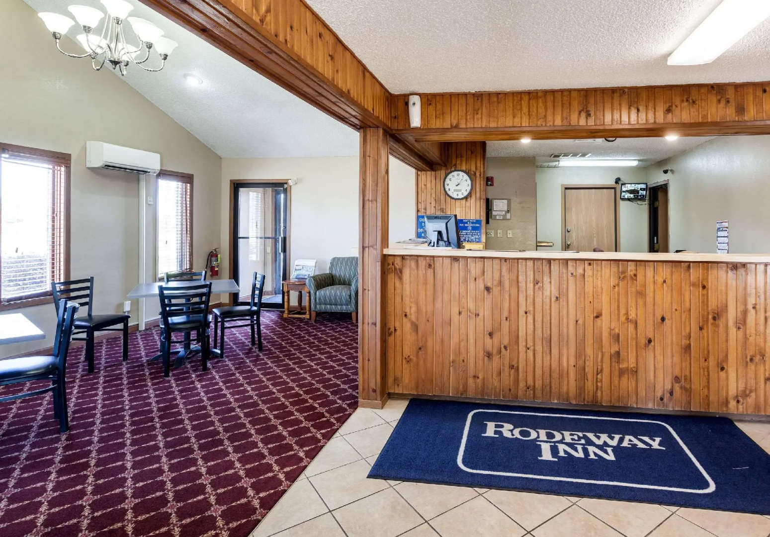 Dragonfly Inn and Suites